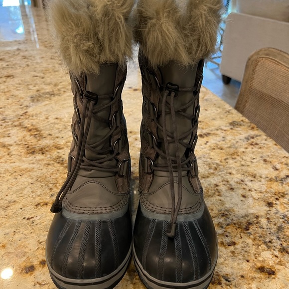 Sorel Joan of Arc Boots - Picture 1 of 5